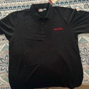 Men’s short sleeve polo with Oracle logo